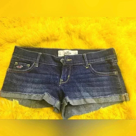 Hollister Dark Denim Cuffed Shorts - Picture 2 of 4